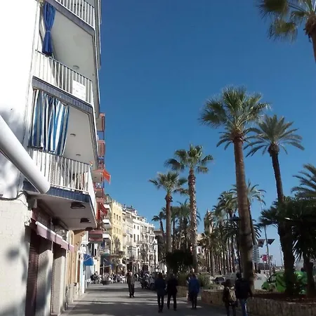 דירה Seafront סיטגס